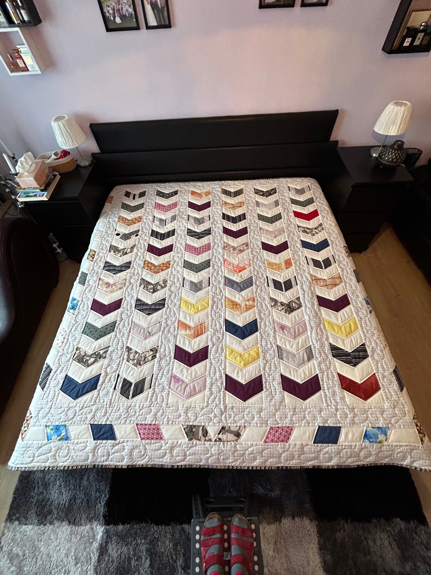 Quilted queen size blanket with embroidery details